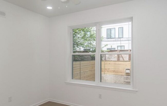 Building Photo - 1644 N Marshall St