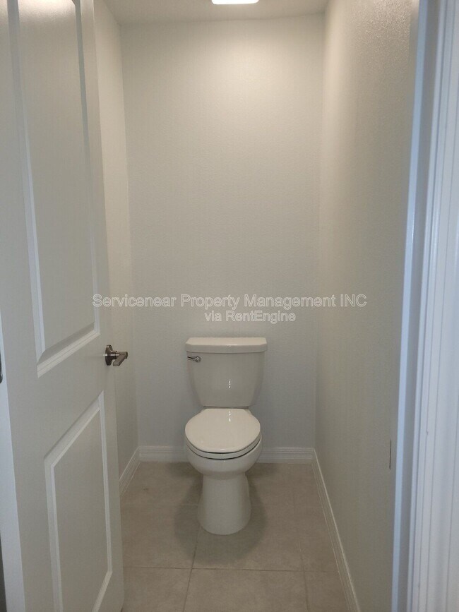 Building Photo - 2240 Gatsby Ln