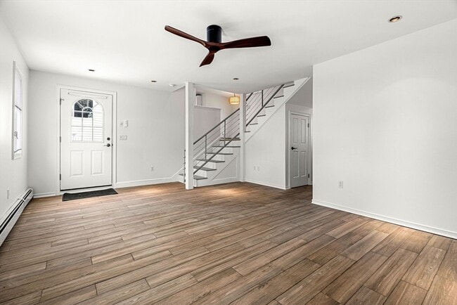 Building Photo - 5 I St