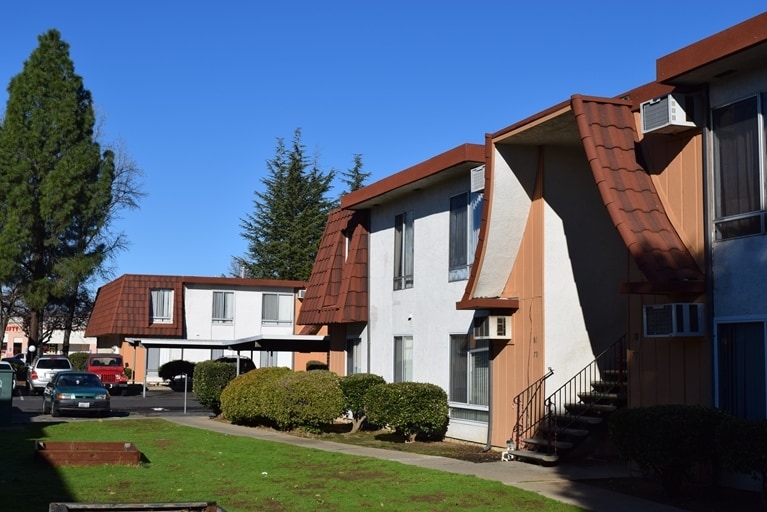 ReNew on Coloma 10680 Coloma Rd Rancho Cordova CA 95670 Apartment