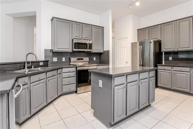 Building Photo - 1418 Heather Brook Dr