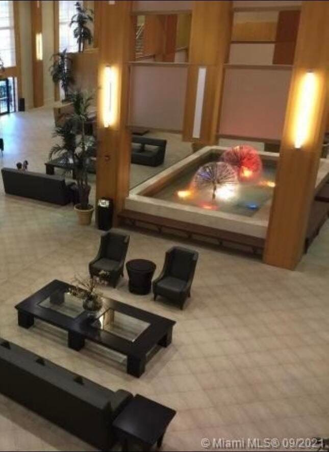 Building Photo - 84 Brighton B