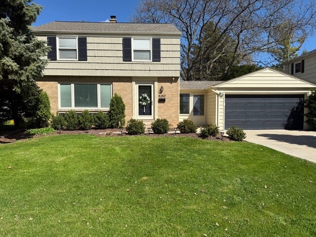 Building Photo - 5350 N Navajo Ave