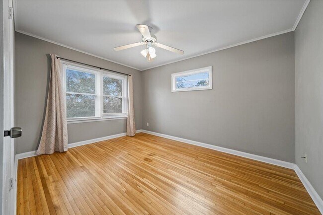 Building Photo - 1073 Ivy Rd