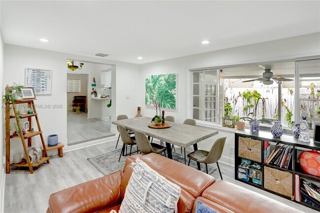 Building Photo - 5509 SW 6th St