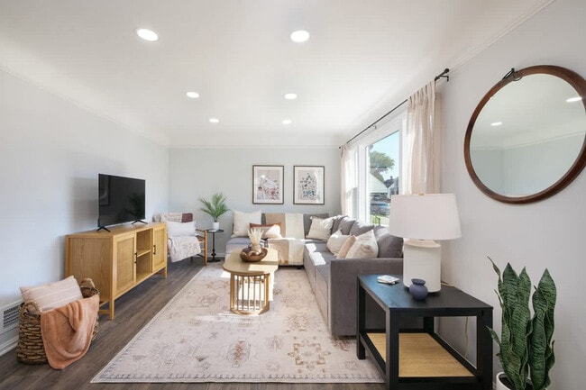 Building Photo - 7906 Lanyard Dr