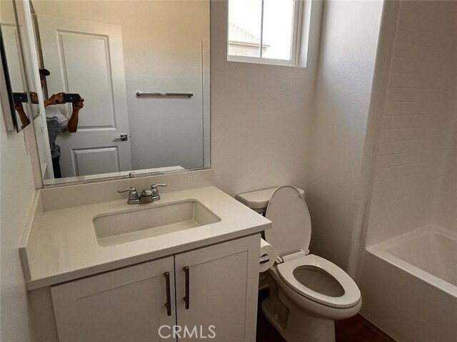 Building Photo - 2557 E Lincoln Paseo