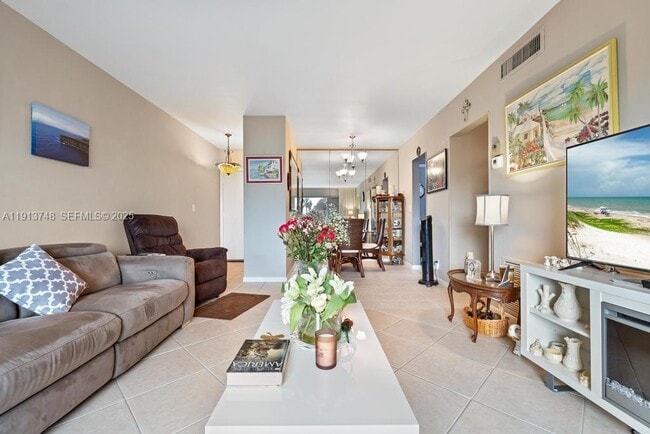 Building Photo - 400 S Cypress Rd