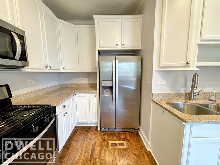 Building Photo - 3818 N Kenneth Ave