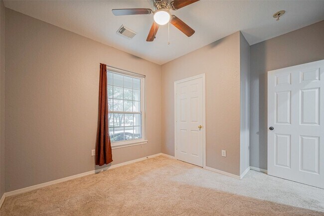 Building Photo - 4510 Sherwood Green Ct