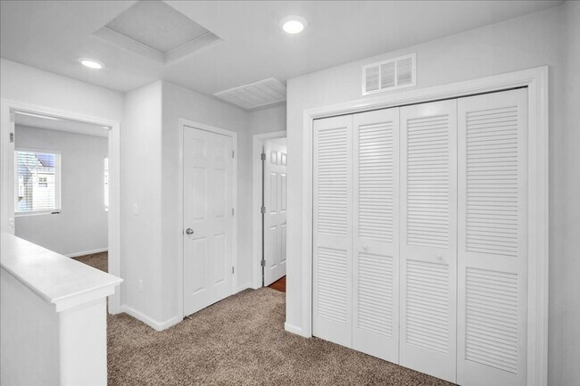Building Photo - 8071 Weeping Willow Ln