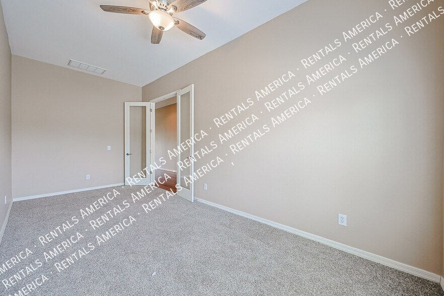 Building Photo - 14712 W Edgemont Ave