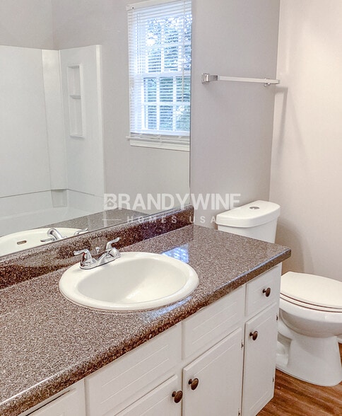 Building Photo - 916 S Deshon Rd