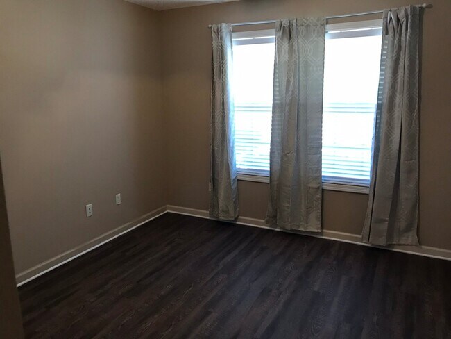 Building Photo - 106 Bailey Patricia Ave