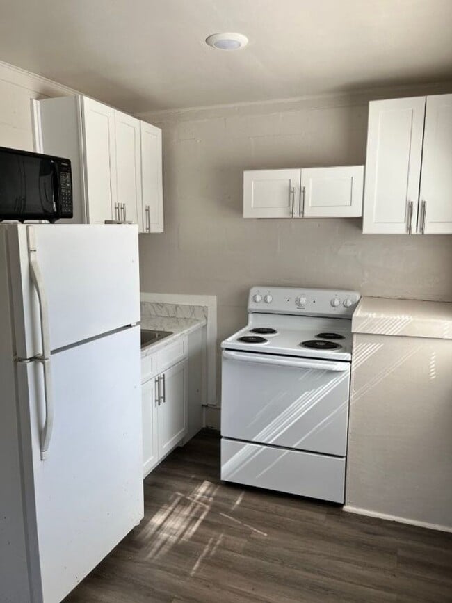 Building Photo - 1339 Winnifred St