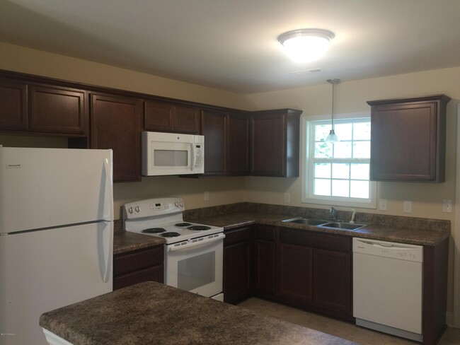 Building Photo - 113 Oyster Ln