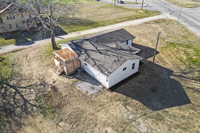 Building Photo - 13080 US-75 ALT