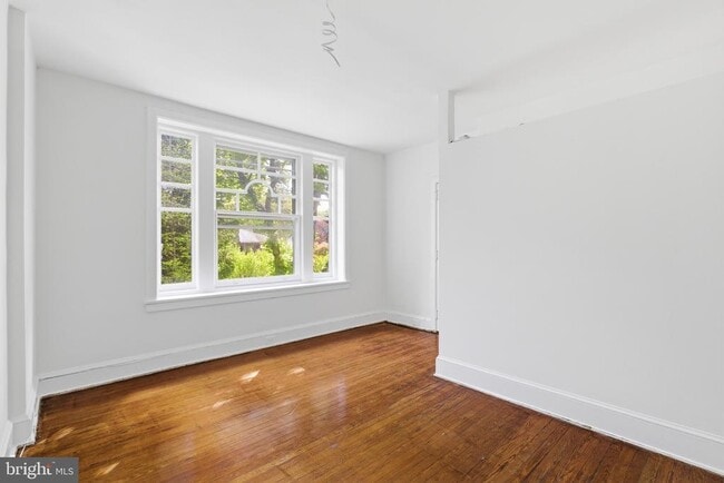 Building Photo - 5939 Drexel Rd