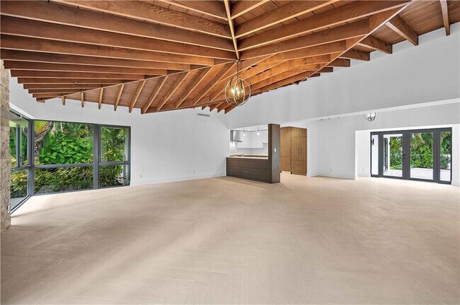 Building Photo - 2201 Intracoastal Dr