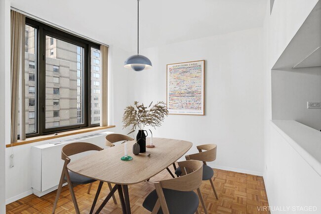 Building Photo - 15 W 61st St