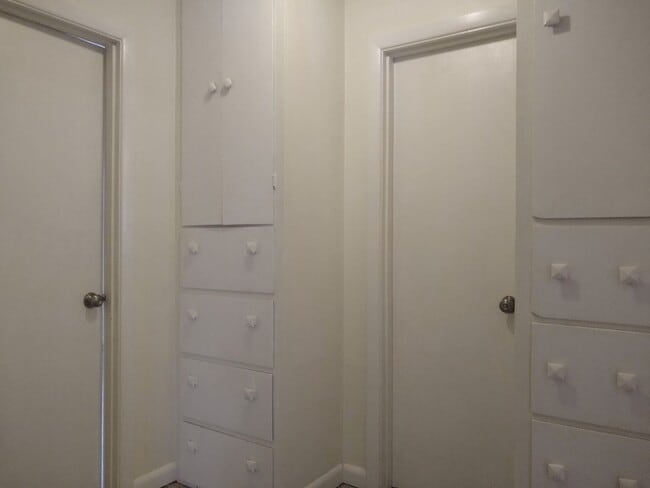 Building Photo - Application Pending - 2 Bedroom, 1 Level Home for Rent in White Salmon