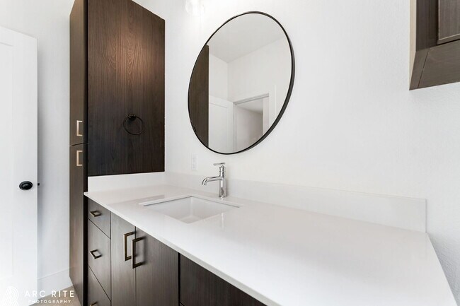 Building Photo - Pre-Leasing Fall of 2026!! Luxury Homes!!