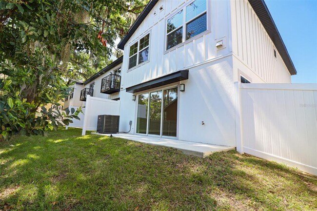 Building Photo - 43 SE 15th Terrace