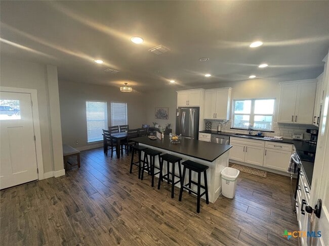Building Photo - 1220 Diamondhead Dr