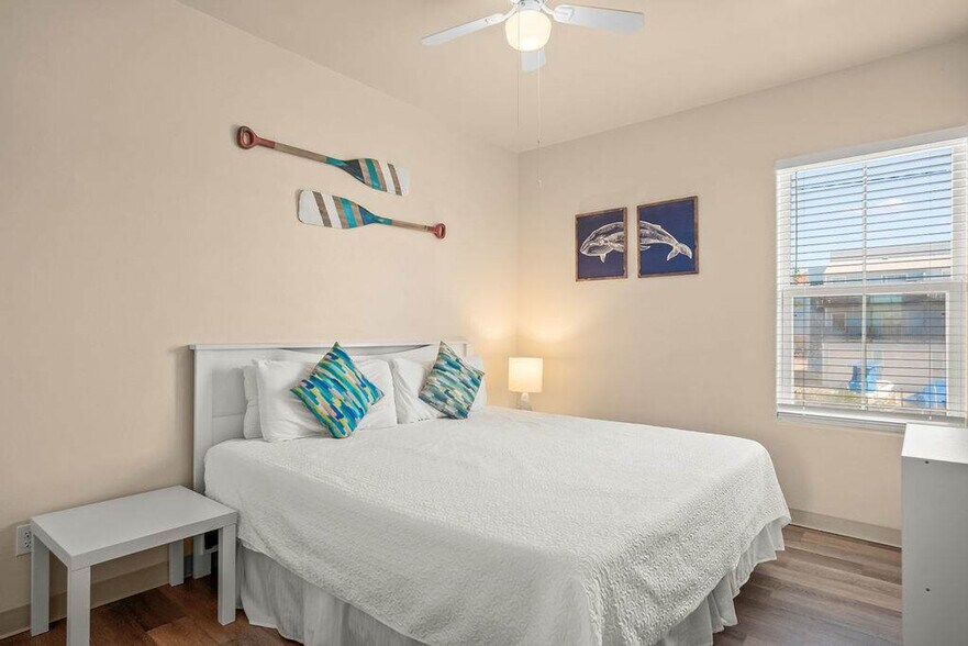 Building Photo - 15016 Beach Walk Loop