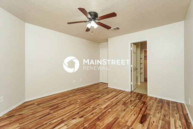 Building Photo - 4 Bedroom Pet-Friendly Home in SAN ANTONIO, TX with Main Street Renewal