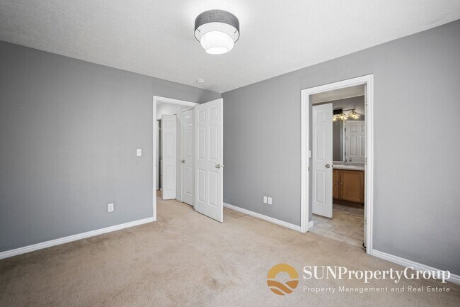 Building Photo - 1574 Calais Ct