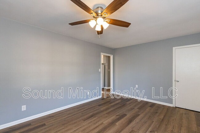 Building Photo - 303 W Horton St