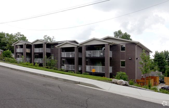 Primary Photo - The Village at Hillside