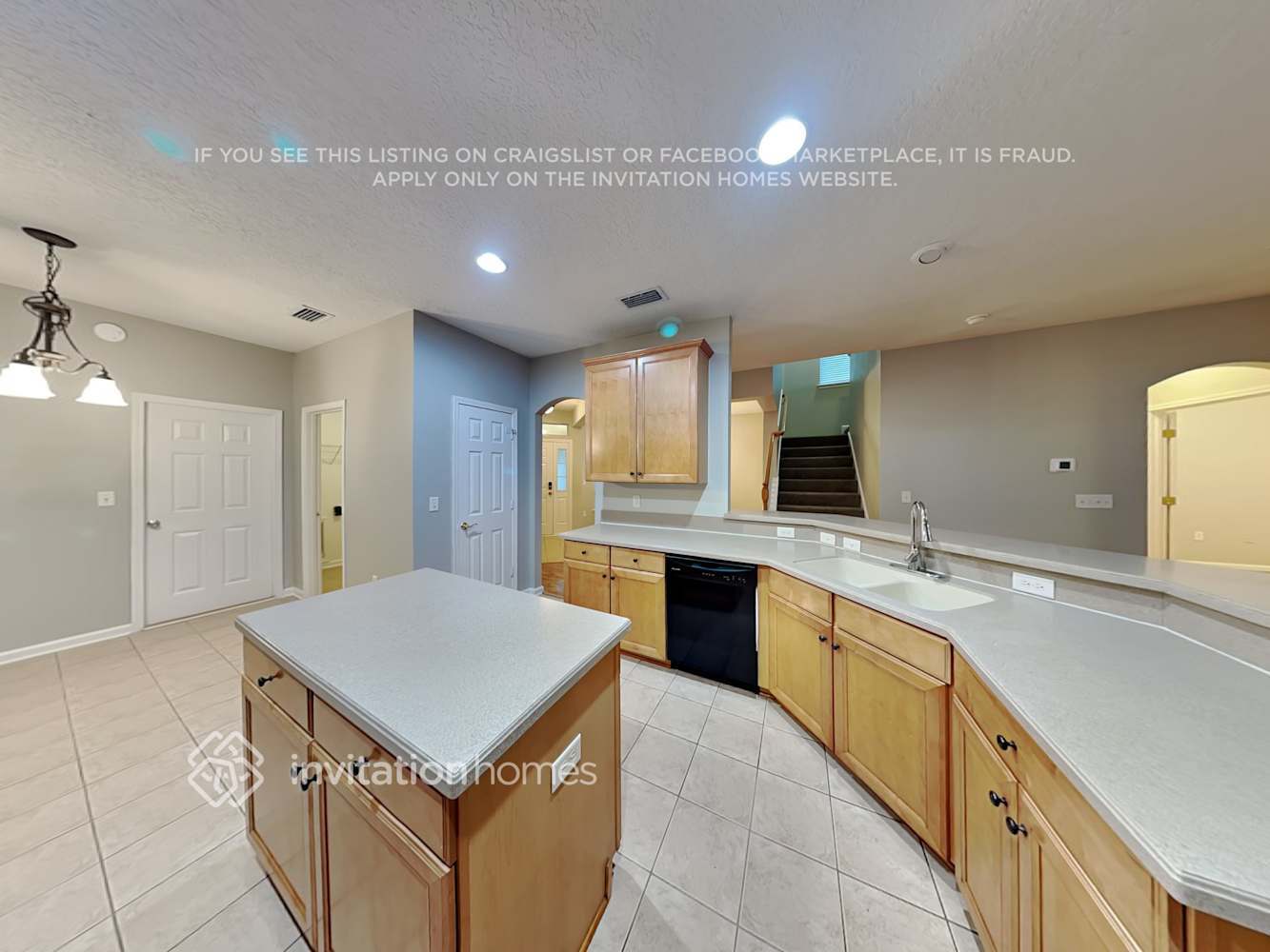 Building Photo - 260 Silver Glen Ave