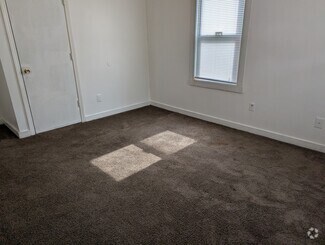 Building Photo - 721 Roselane St