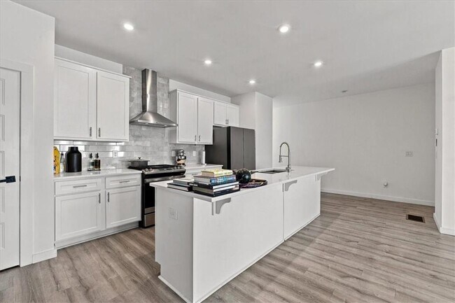 Building Photo - 1077 Glen Opal Dr