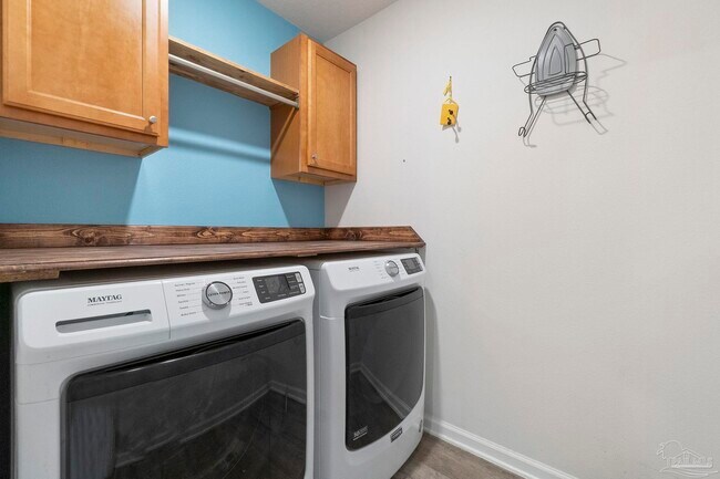 Building Photo - 10609 Queens Gate Cir