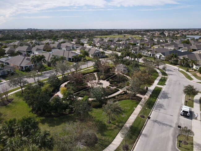 Building Photo - 10491 SW Academic Way