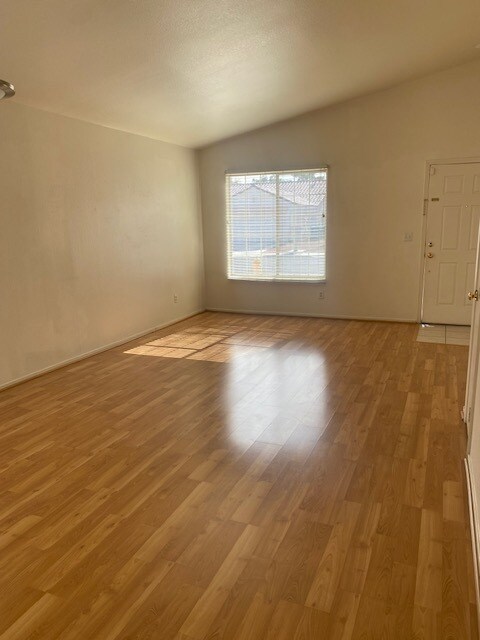 Building Photo - 1056 Menands Ave