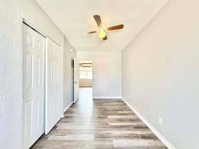 Building Photo - 551 N Ridgewood Ave