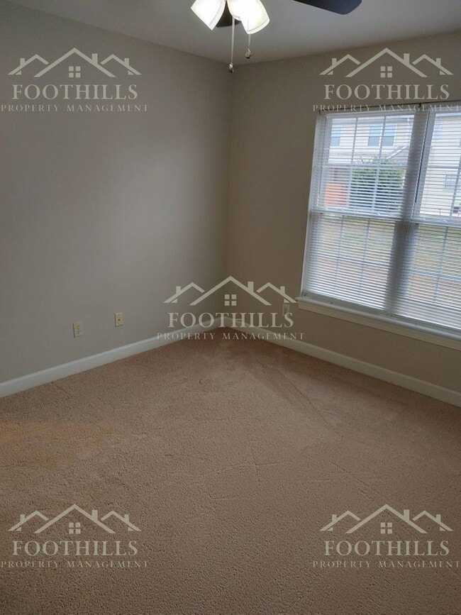 Building Photo - 901 Autumn Oaks