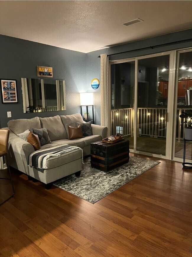 Building Photo - 4130 S Lake Dr