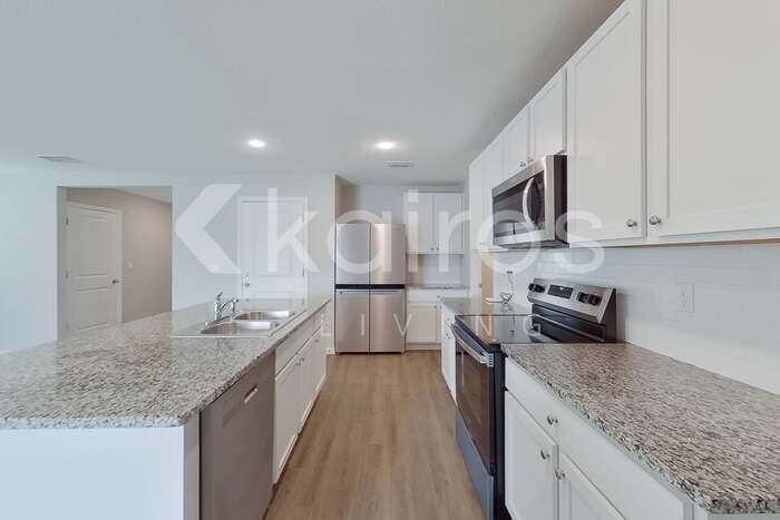 Building Photo - 8669 SW 43rd Ter