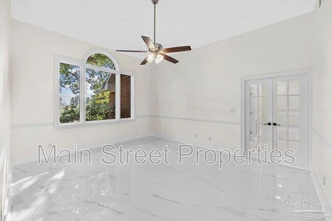 Building Photo - 4700 Bohemia Dr