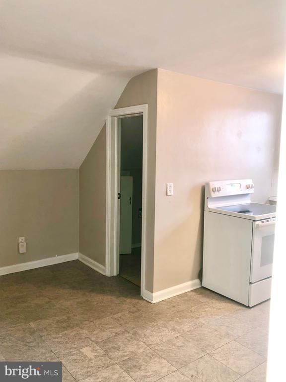 Building Photo - 50 Dymond Ave