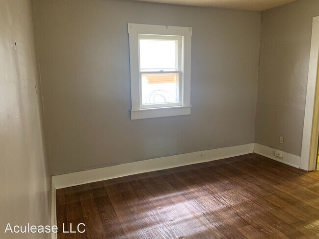 Building Photo - 1 br, 1 bath House - 609 W 4th
