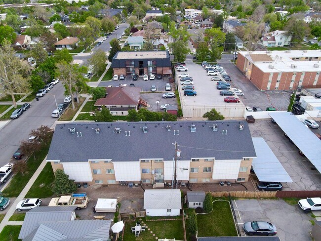 Building Photo - 136 E 400 N