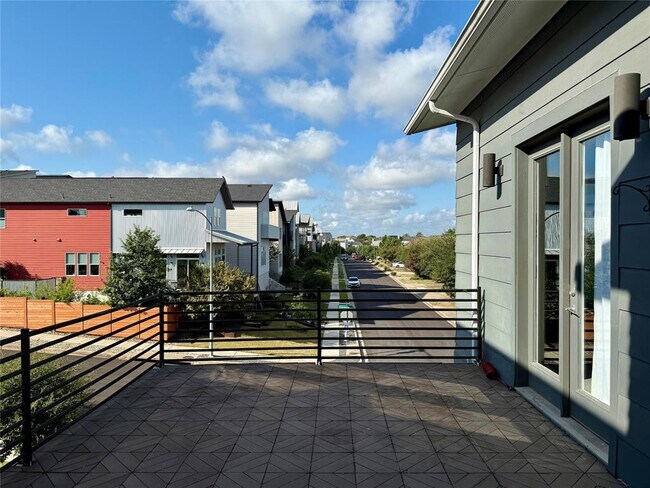 Building Photo - 6325 Florencia Ln