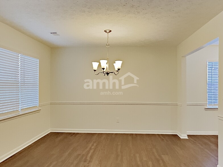 Building Photo - 755 Allen's Landing Dr SE