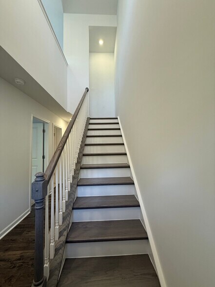 Building Photo - 5011 Westmead Ln